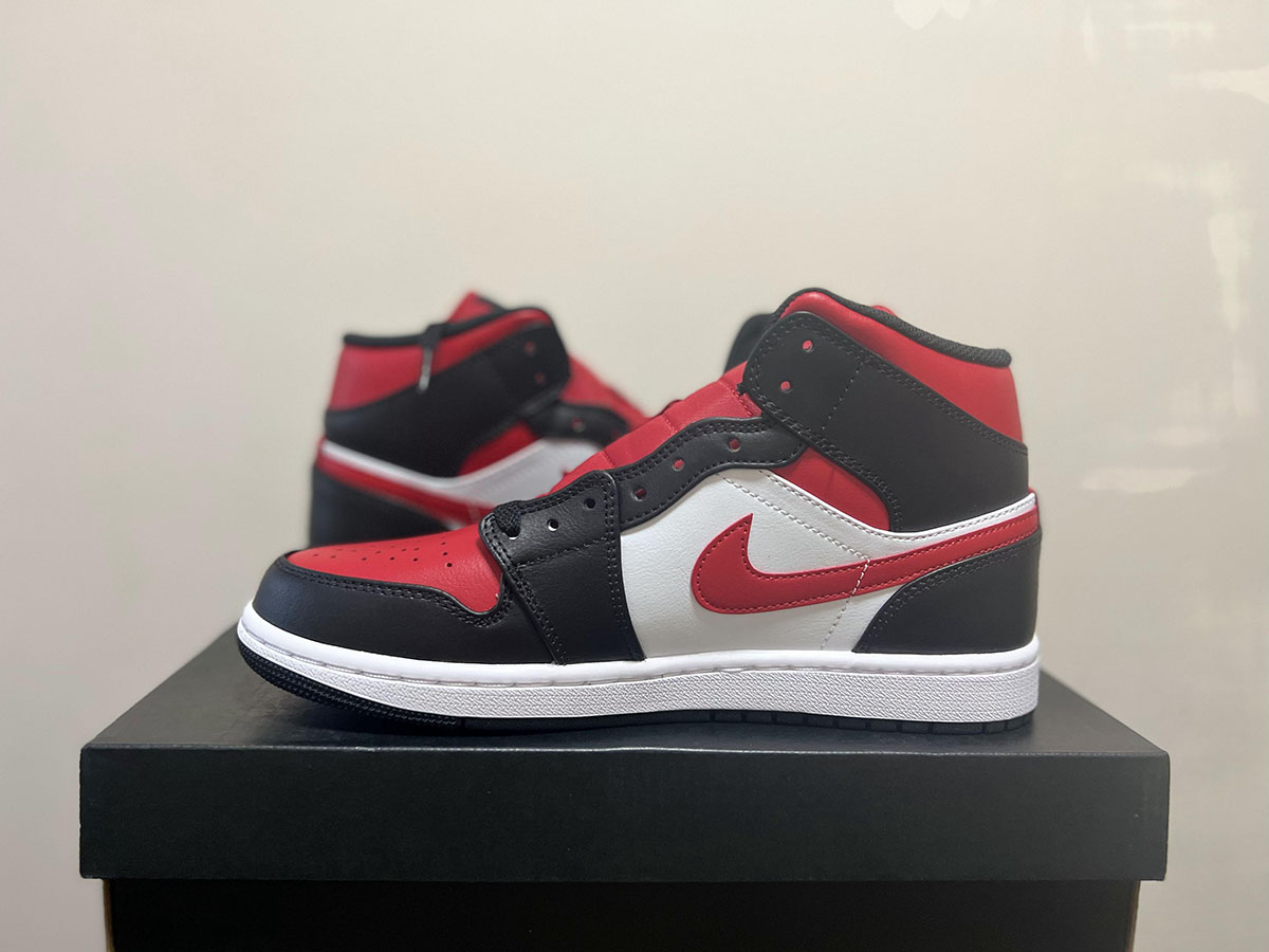 Air Jordan 1 Mid Bred White Black Red