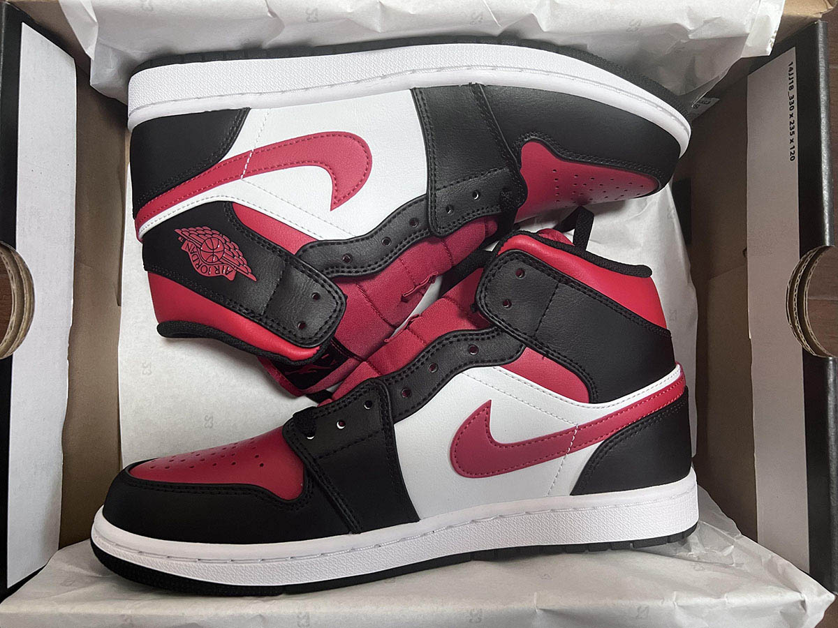 Air Jordan 1 Mid Bred White Black Red