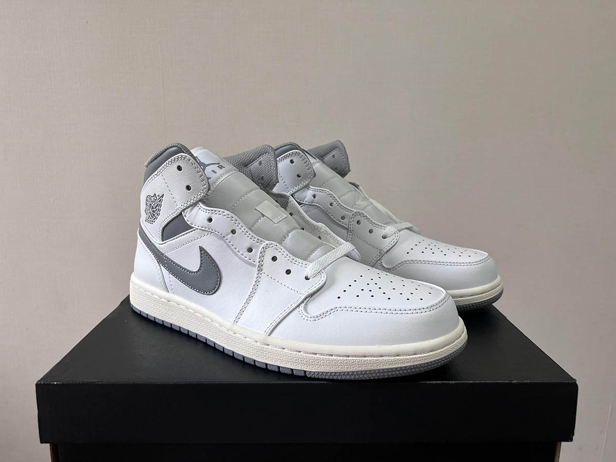 Air Jordan 1 Mid Neutral Grey