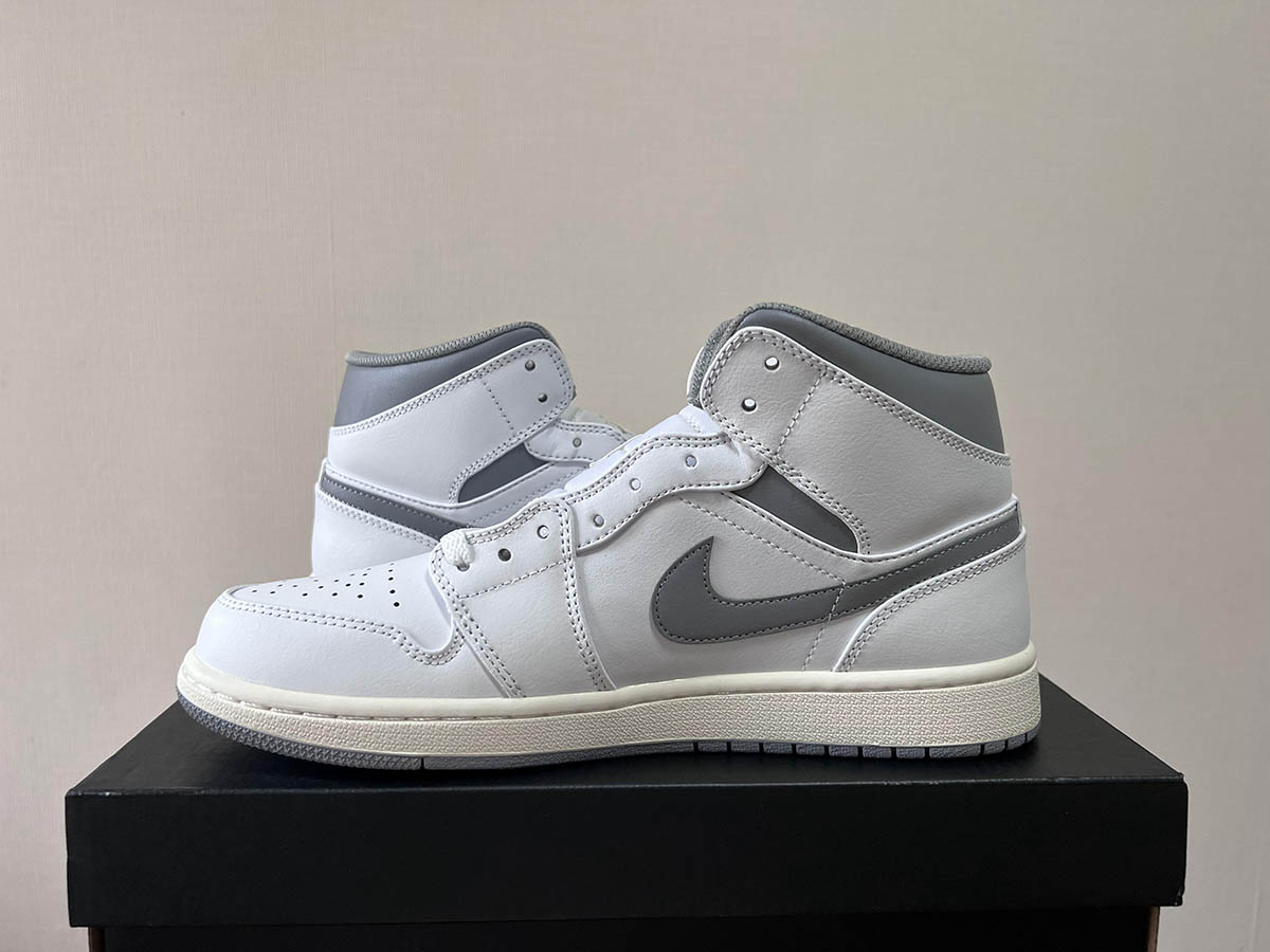 Air Jordan 1 Mid Neutral Grey