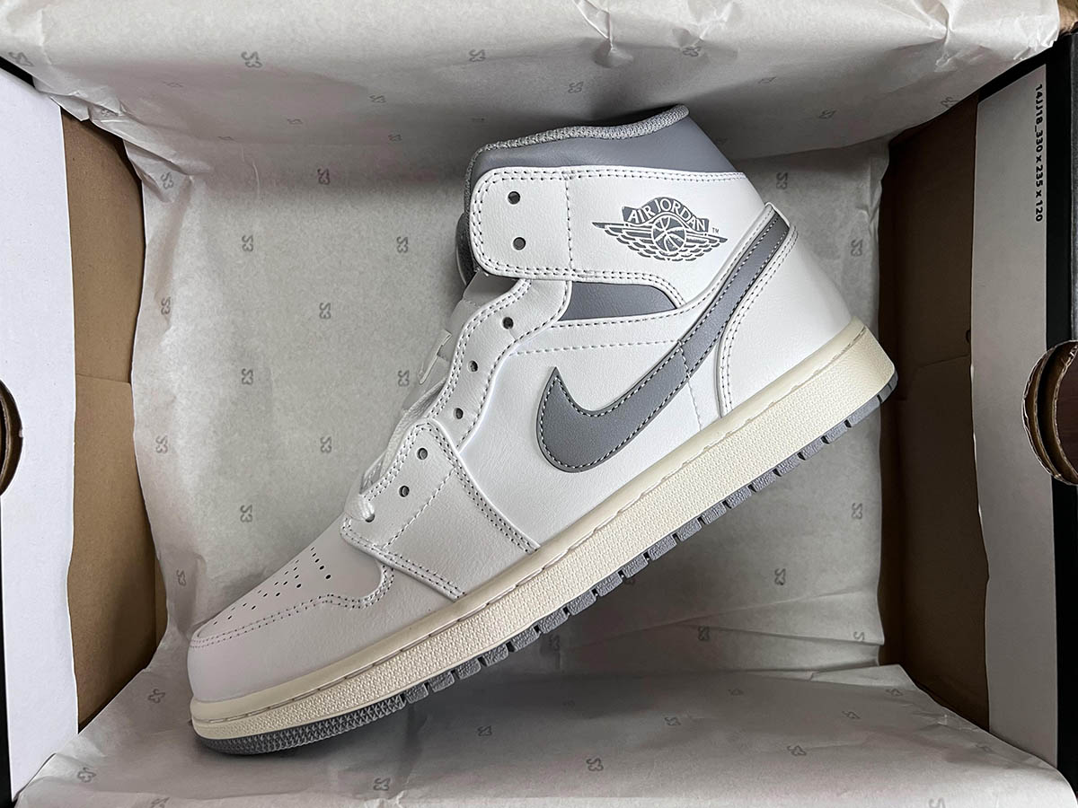 Air Jordan 1 Mid Neutral Grey