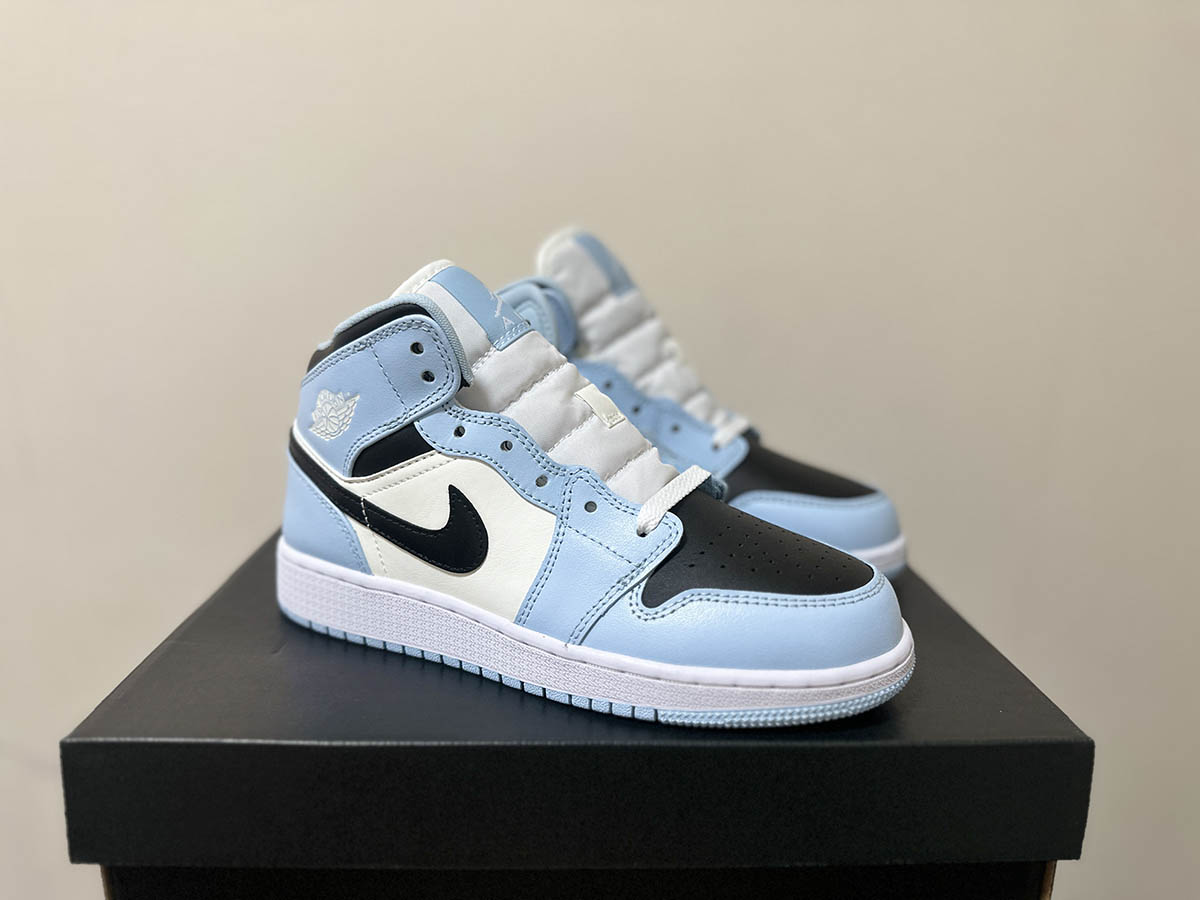 Air Jordan 1 Mid Ice Blue