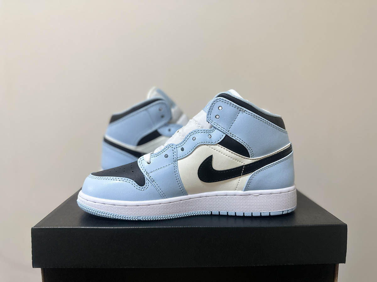 Air Jordan 1 Mid Ice Blue