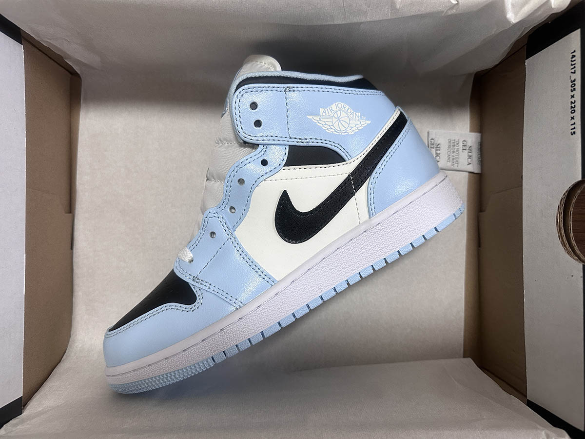 Air Jordan 1 Mid Ice Blue