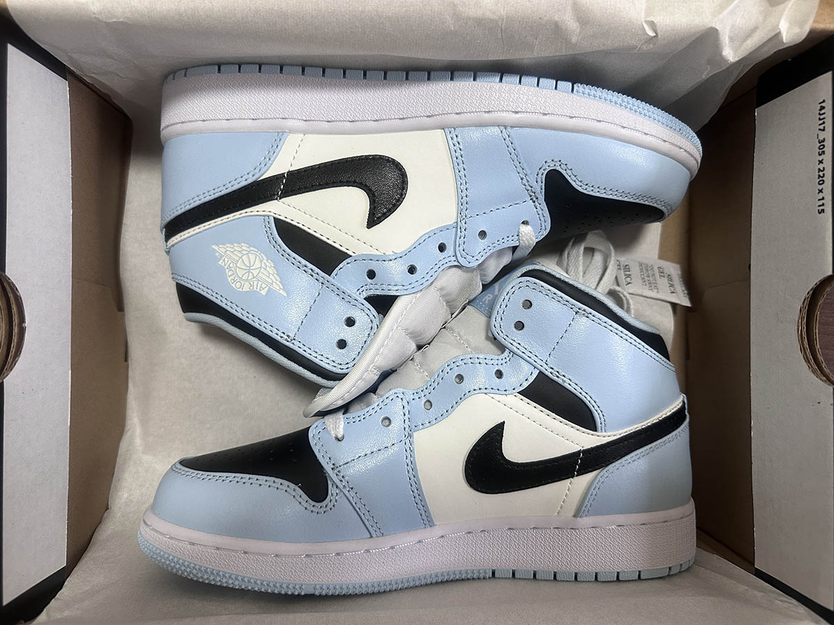 Air Jordan 1 Mid Ice Blue