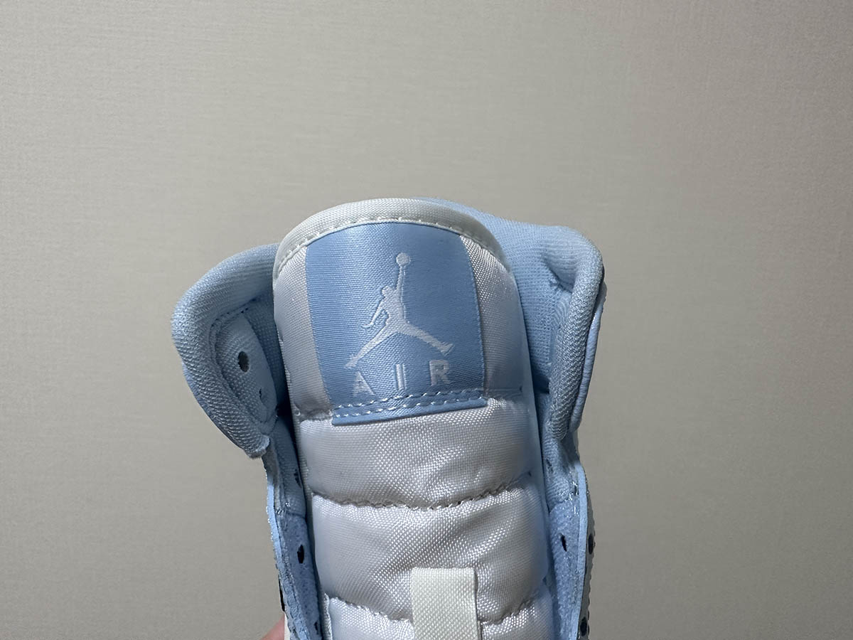 Air Jordan 1 Mid Ice Blue