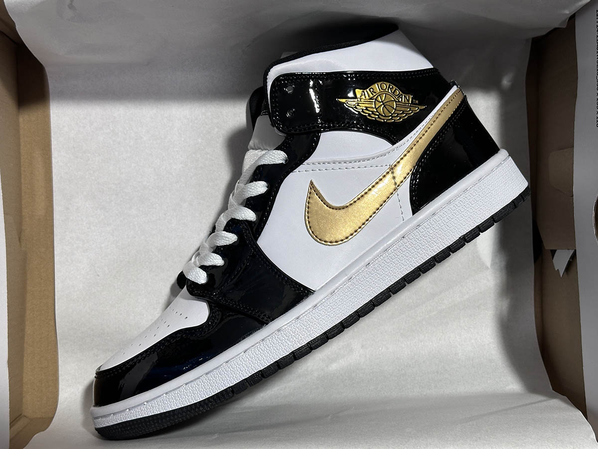 Air Jordan 1 Mid Patent Black White Gold