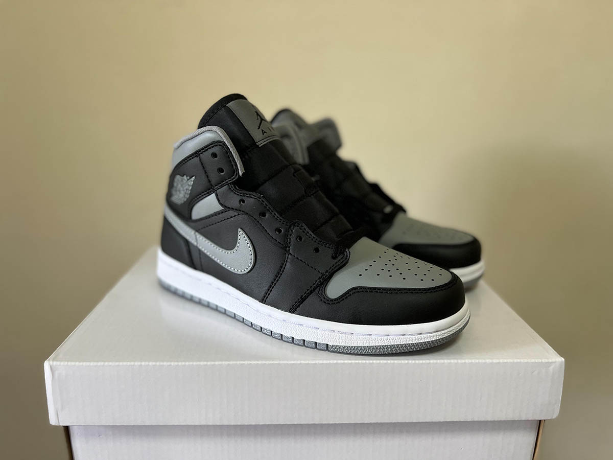 Air Jordan 1 Mid Shadow