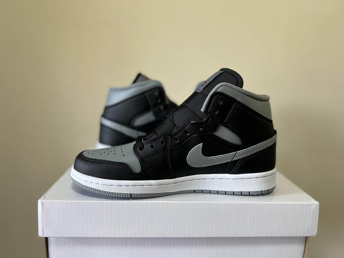 Air Jordan 1 Mid Shadow