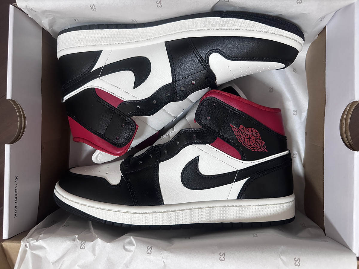 Air Jordan 1 Mid Gym Red Panda