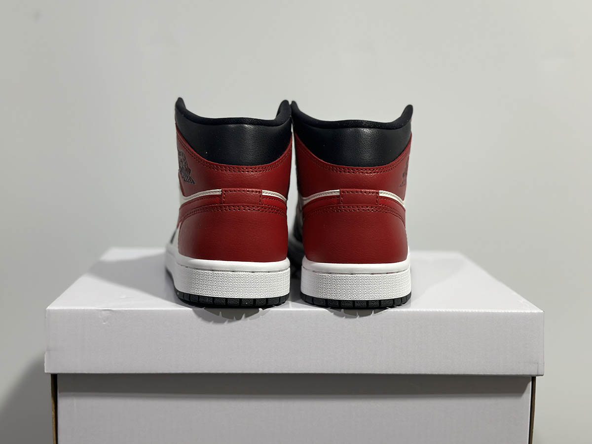 Air Jordan 1 Mid Gym Red Off Noir