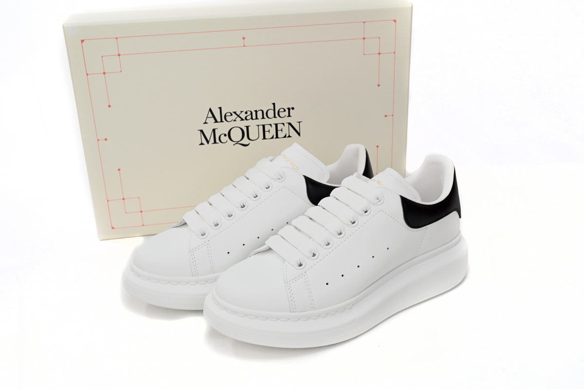 Alexander McQueen Sneaker Dlack Skin