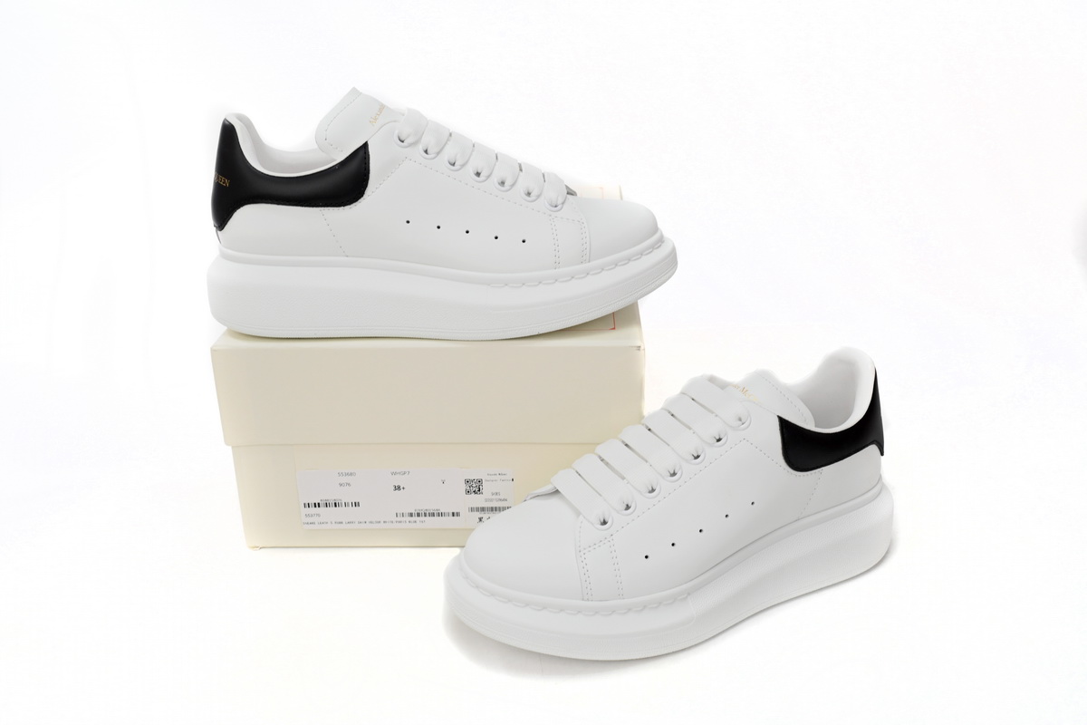 Alexander McQueen Sneaker Dlack Skin