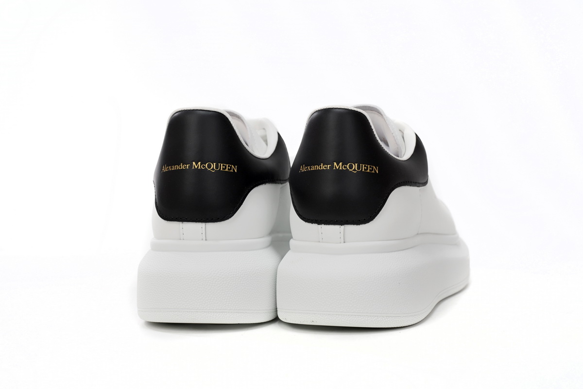 Alexander McQueen Sneaker Dlack Skin