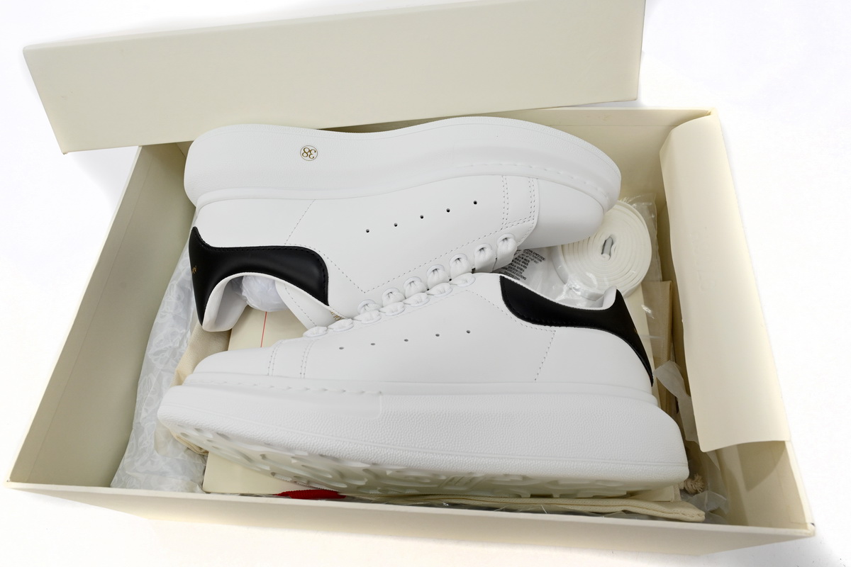 Alexander McQueen Sneaker Dlack Skin