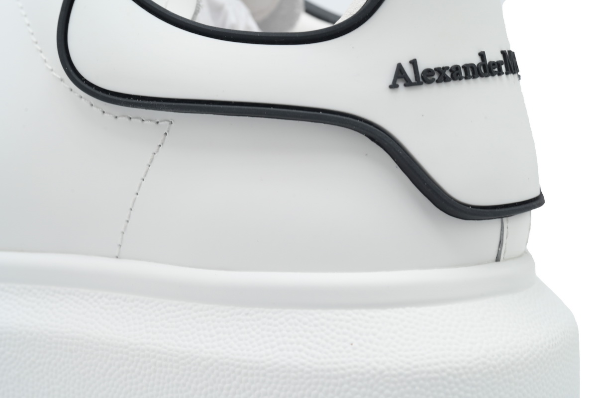 Alexander McQueen Sneake White Black