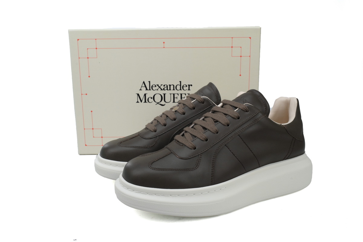 Alexander McQueen Sneaker Black and White