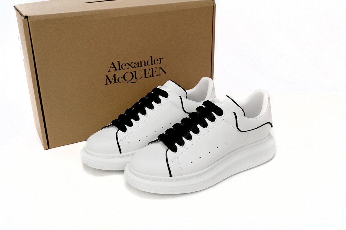 Alexander McQueen Sneaker Black Line