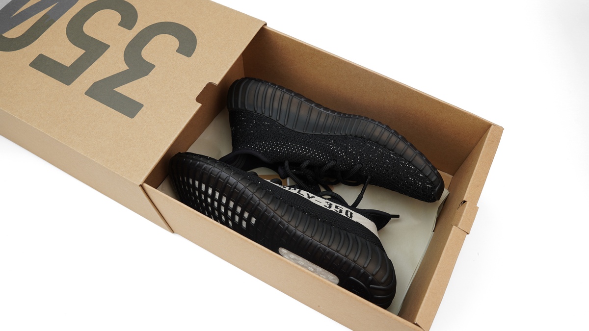 Yeezy Boost 350 V2 Core Black White