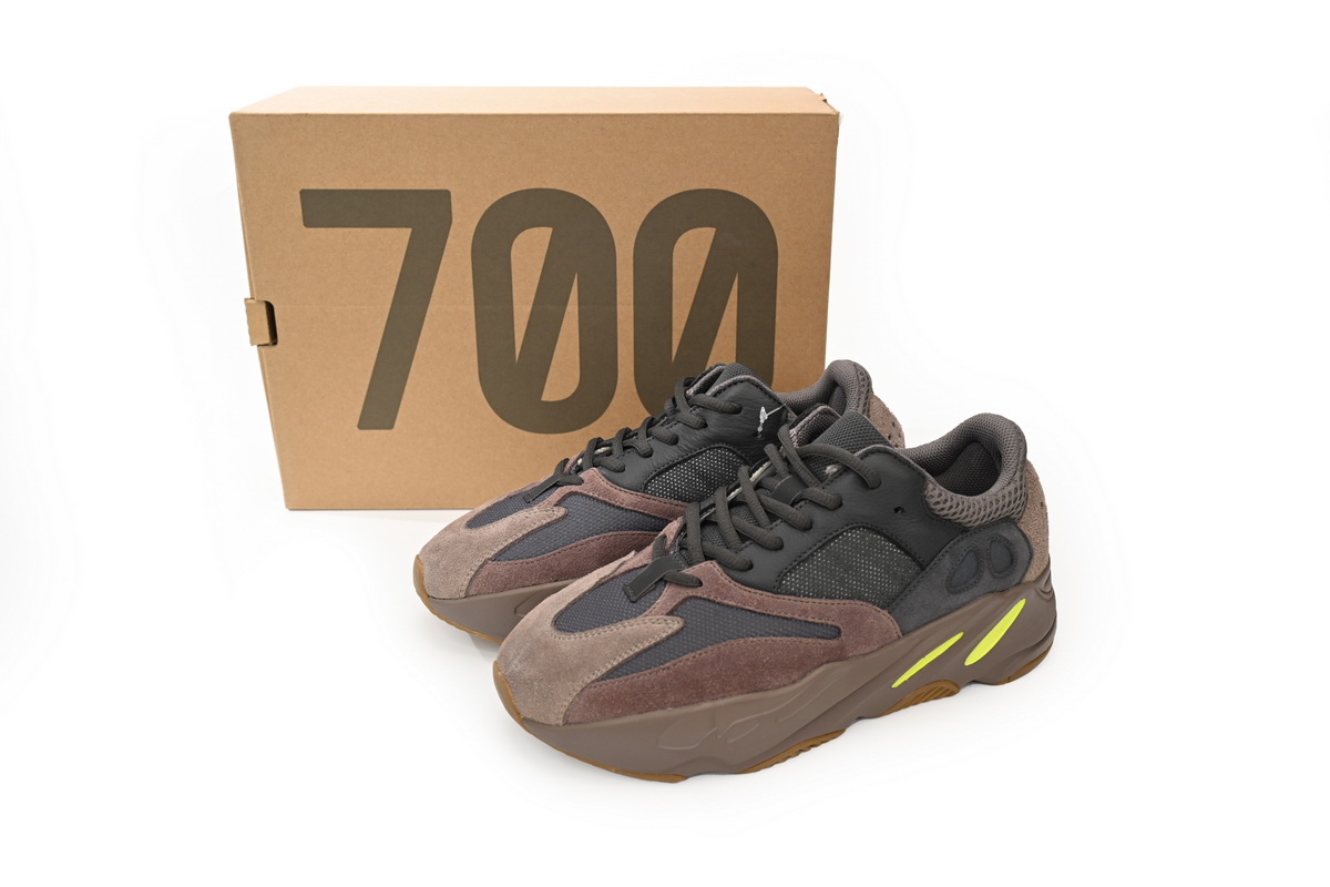 Yeezy Boost 700 Mauve