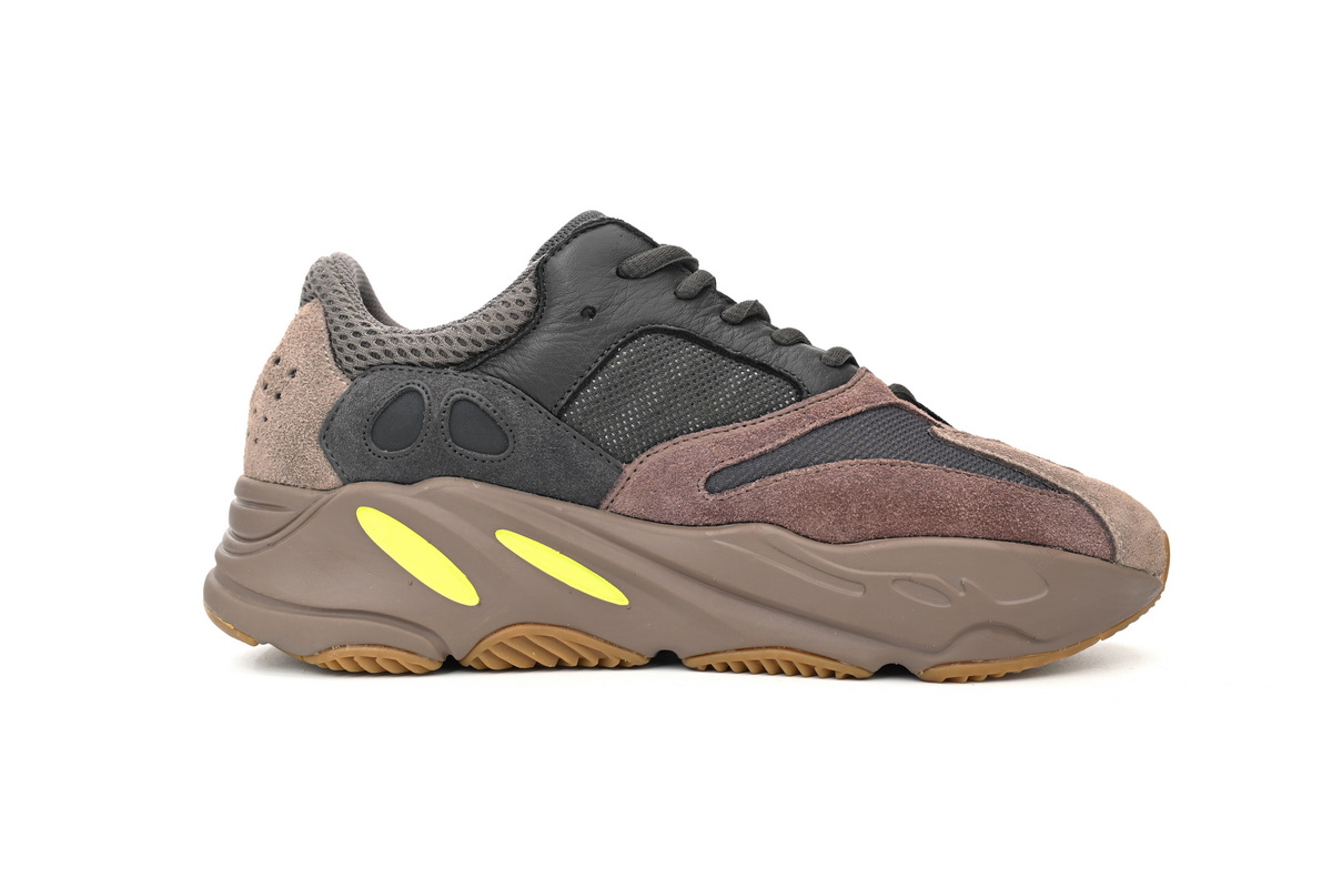 Yeezy Boost 700 Mauve