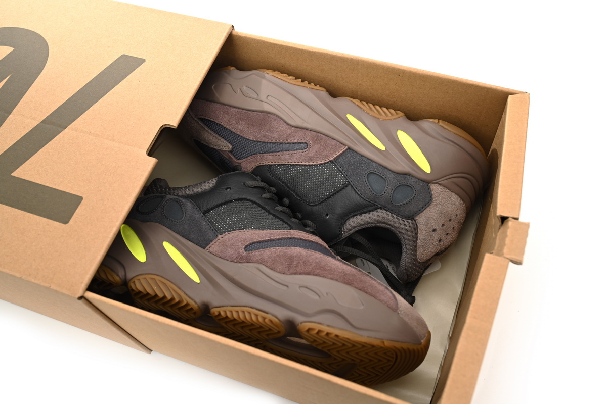 Yeezy Boost 700 Mauve