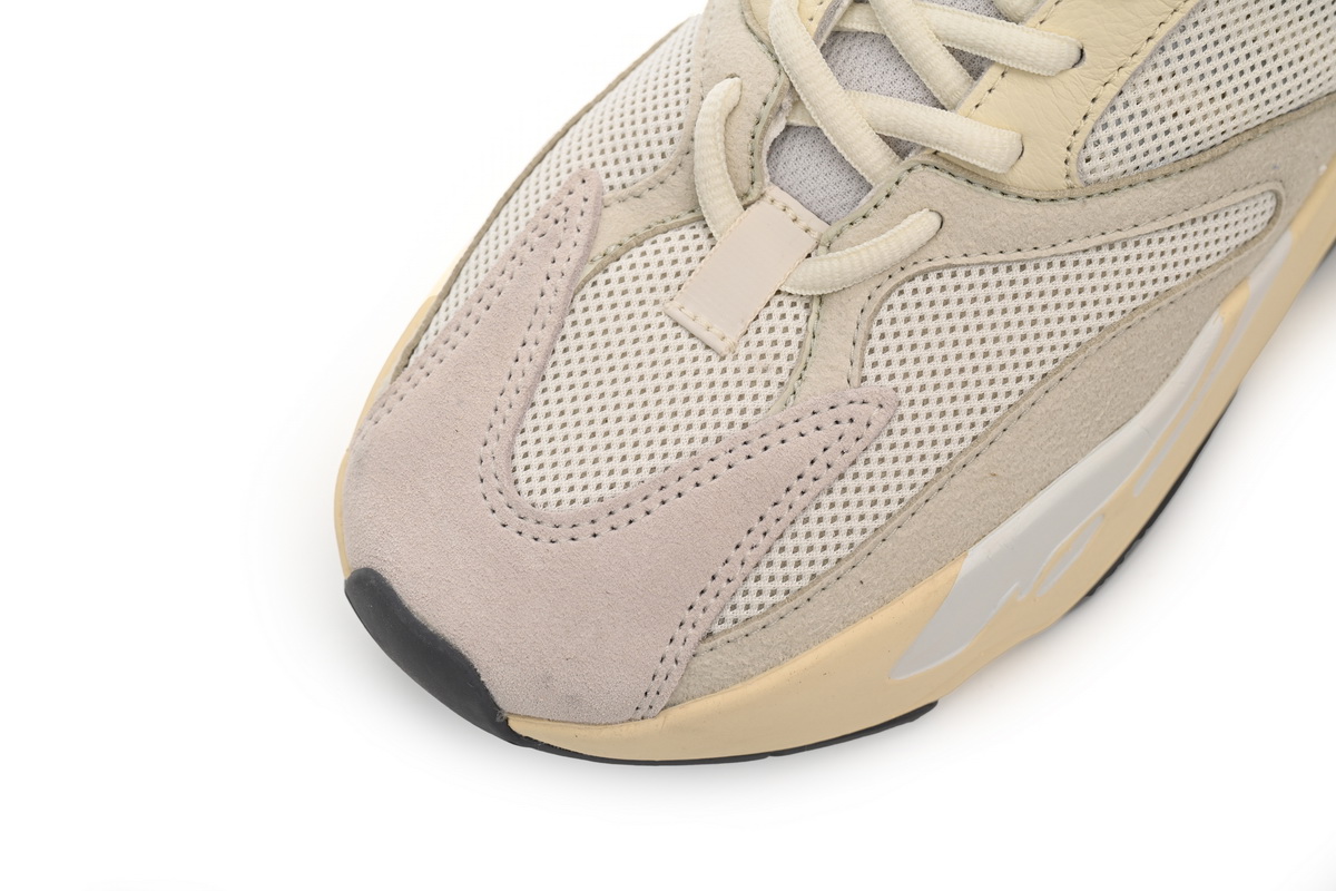 Yeezy Boost 700 Analog